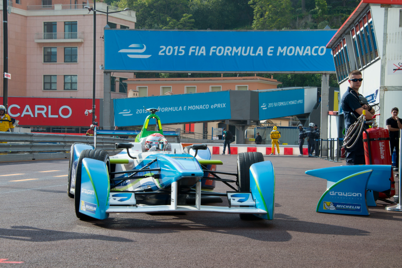 Illustration for article titled Green, White and Red - Jarno Trulli about Wine and Formula E